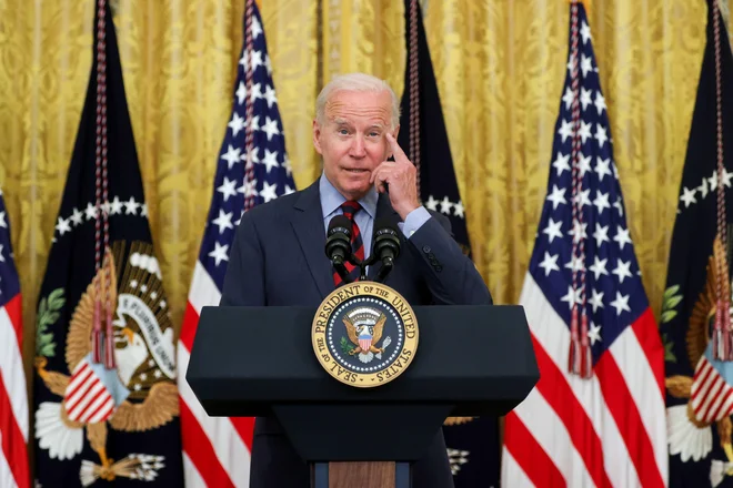 Biden je bil v nerodnem položaju, saj so celo demokratski kongresniki pred kongresom aktivno protestirali proti vladi, ker ni podaljšala moratorija. FOTO: Jonathan Ernst/Reuters