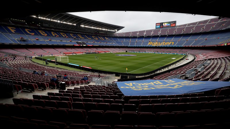 Fotografija: V Barcelono bodo odptih rok sprejeli morebitno finančno injekcijo sklada CVC Capital Partners. FOTO: Albert Gea/Reuters