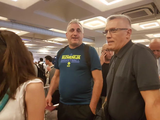 Peter Vilfan (desno) v družbi Saša Dončića, Lukovega očeta. FOTO: Drago Perko