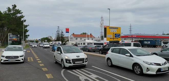 Pet let pripravljajo načrte za rekonstrukcijo odseka Šmarske ceste. FOTO: Boris Šuligoj