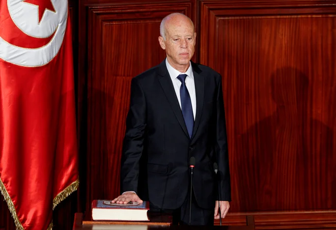 Zdi se, da je zgled tunizijskega predsednika Kaisa Sajeda Egipt. FOTO: Zubeir Suisi/Reuters
