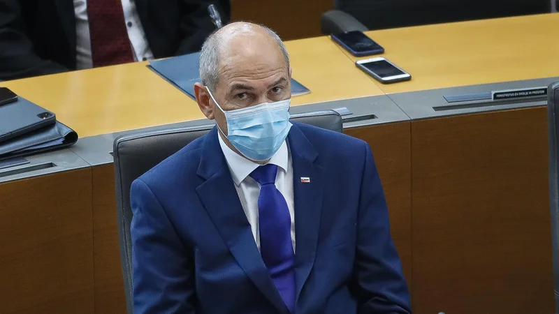 Fotografija: SVRK (Službo vlade za za razvoj in evropsko kohezijsko politiko) sicer vodi minister Zvone Černač iz vrst SDS. FOTO: Jože Suhadolnik/Delo