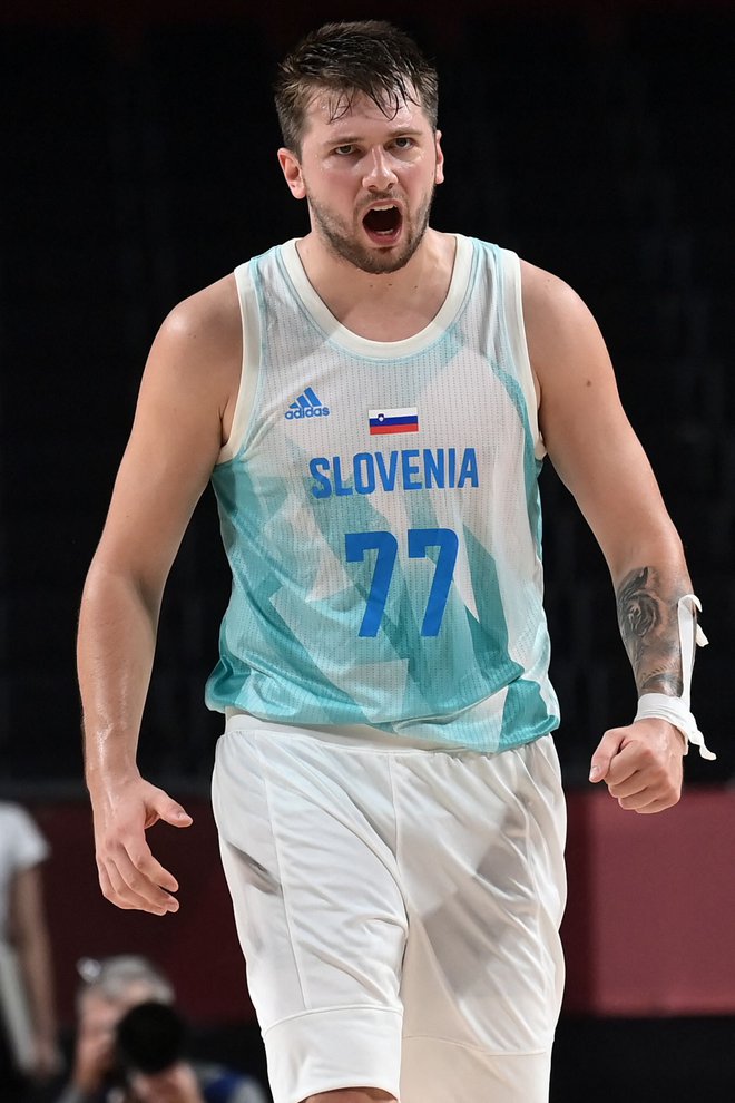 Luka Dončić pred kvalifikacijami za OI in tokijskimi igrami ni imel počitka po naporni sezoni v ligi NBA. FOTO: Aris Messinis/AFP