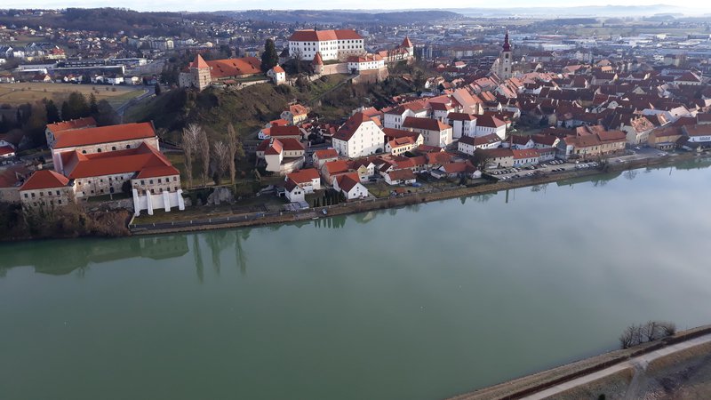 Fotografija: Pogled na mesto iz zraka FOTO: Branko Ambrožič