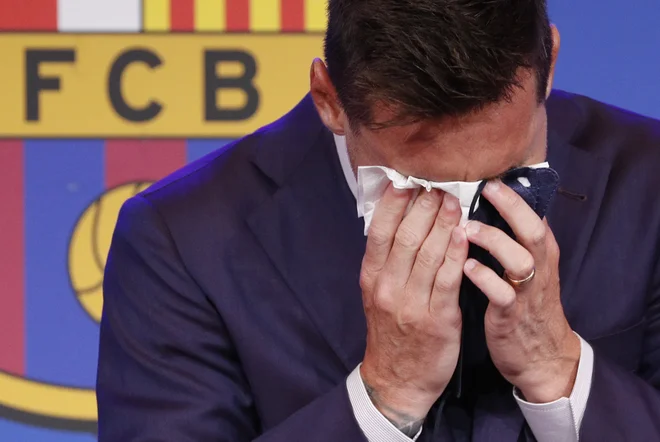 Messija so ob slovesu premagala čustva. FOTO: Albert Gea/ Reuters