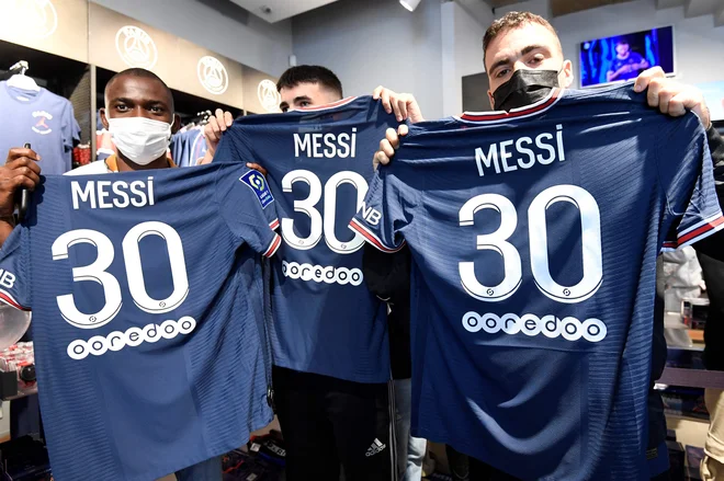 Argentinec, ki bo nosil številko 30, je ob podpisu pogodbe za spletno stran pariškega kluba dejal, da je vznemirjen pred novim poglavjem v svoji karieri. FOTO: Bertrand Guay/AFP