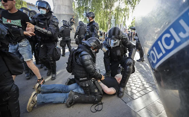 Ukrepi, izrečeni trem policistom, so popolnoma nezakoniti in nakazujejo na sum zlorabe položaja, meni predsednik Sindikata policistov Slovenije Kristjan Mlekuš. Foto Jože Suhadolnik