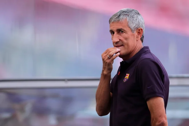 Quique Setién (na fotografiji) med treningom v Lizboni, kjer je v četrtfinalu lige prvakov lani vodil zadnjo tekmo na klopi katalonskega velikana. FOTO: Manu Fernandez/Reuters