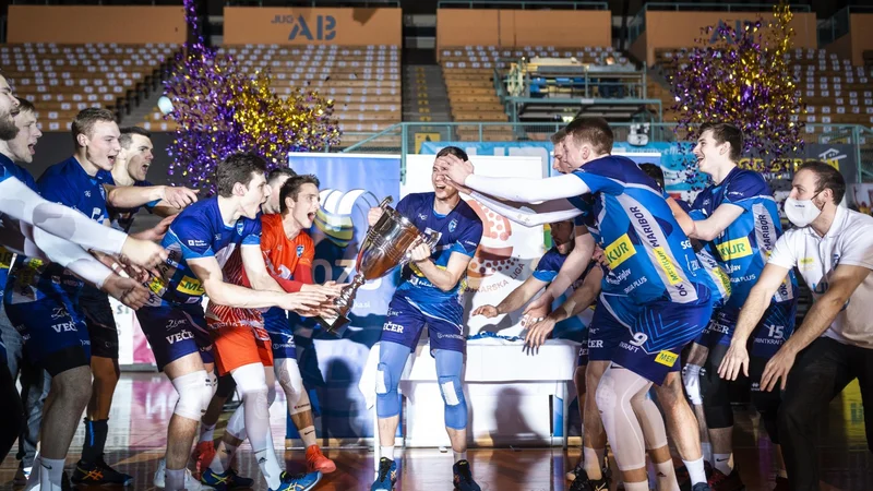 Fotografija: Mariborčani branijo naslov prvaka. FOTO: Jure Banfi
