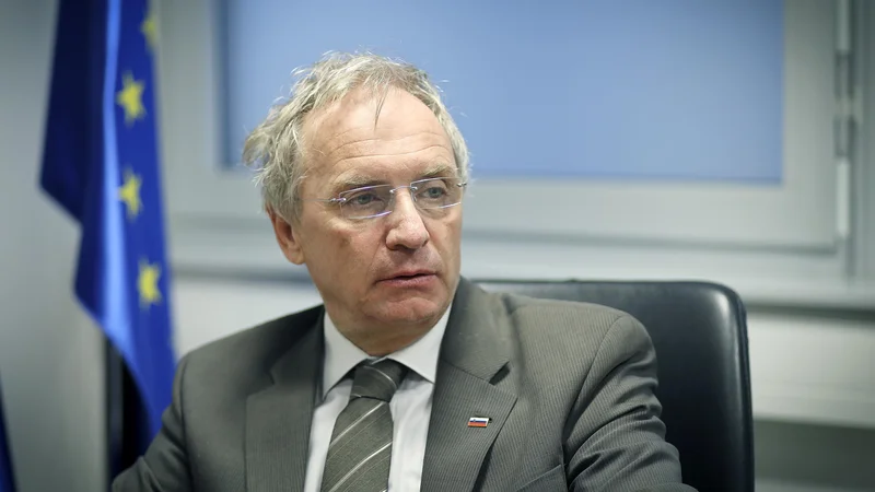 Fotografija: Besede Aleša Hojsa, namenjene policistom, so mnogi označili za povsem neprimerne in nevredne funkcije ministra. FOTO: Jože Suhadolnik/Delo