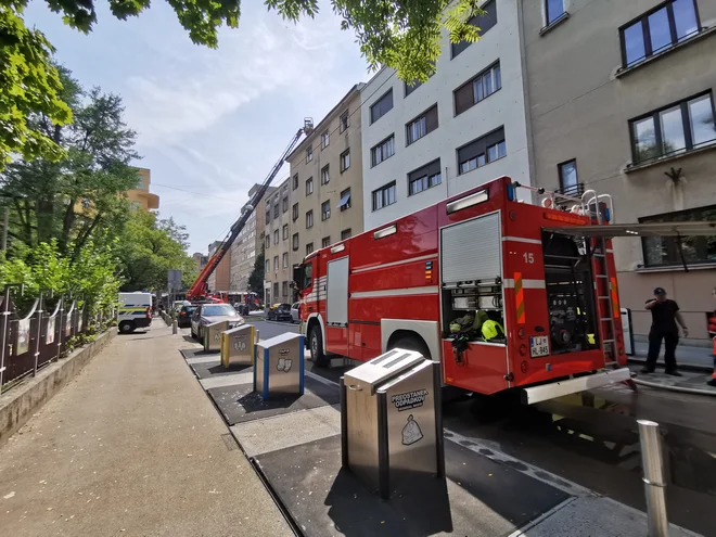 Požar na Gregorčičevi v Ljubljani. FOTO: Jože Suhadolnik/Delo