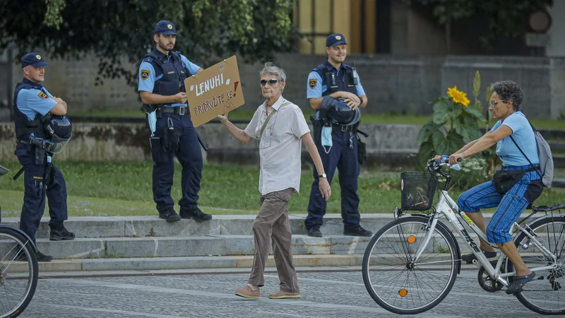 Fotografija: Petkov protest, 13. avgust 2021. FOTO: Jože Suhadolnik/Delo