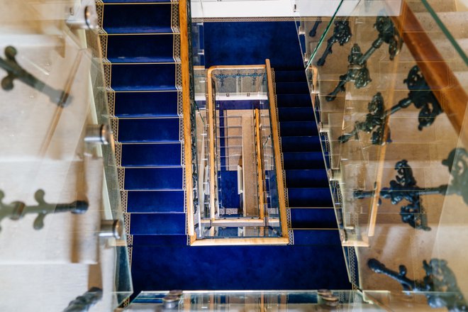 Eden od elementov, ki zaznamuje tudi notranjost butičnega hotela, je stopnišče s historičnim okrasjem.