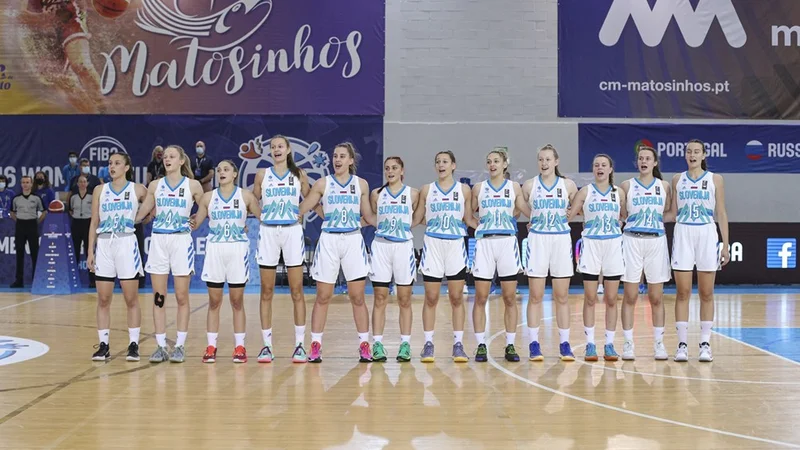 Fotografija: Slovenska ženska košarkarska reprezentanca do 16 let. FOTO: Facebook KZS