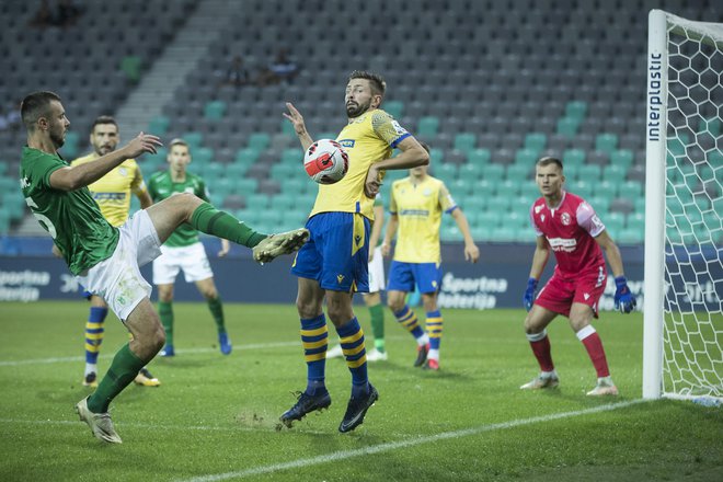 Koprski nogometaši so zasluženo zmagal v Ljubljani. FOTO: Jure Eržen/Delo