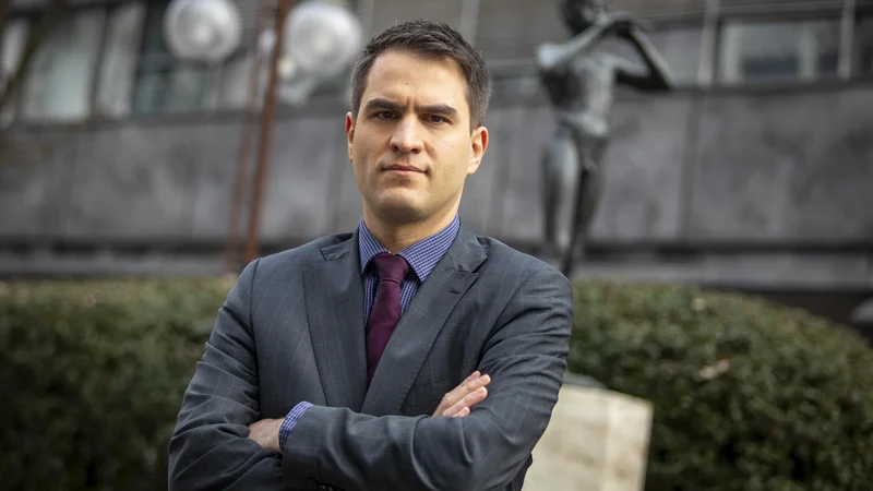 Fotografija: Številke kažejo prav to, da se javna RTV spremembam ne more več ogniti, pravi generalni direktor RTV Slovenija Andrej Grah Whatmough. FOTO: Voranc Vogel/Delo