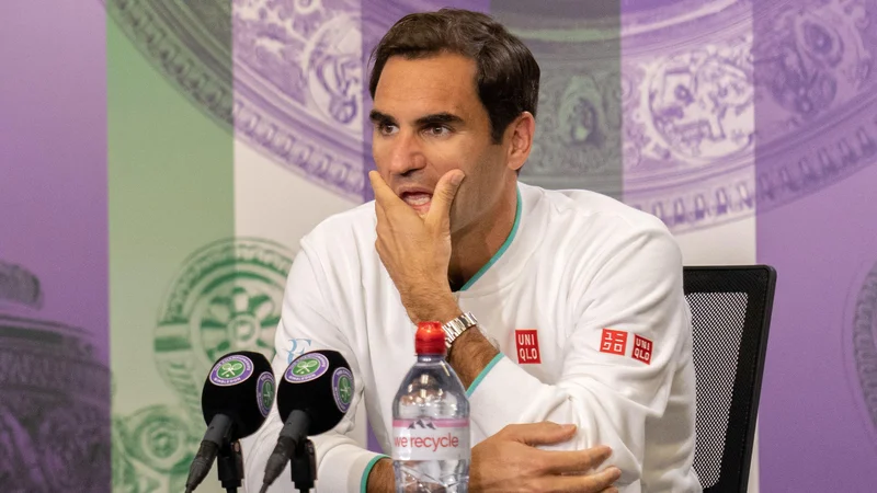 Roger Federer je zadnji teniški dvoboj igral v četrtfinalu Wimbledona, kjer ga je premagal Poljak Hubert Hurkacz. FOTO: Joe Toth/Reuters
