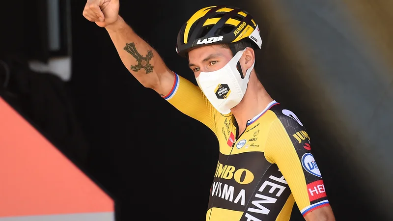 Fotografija: Primož Roglič bo v nadaljevanju dirke potreboval močnejšo podporo v gorah. FOTO: Ander Gillenea/AFP