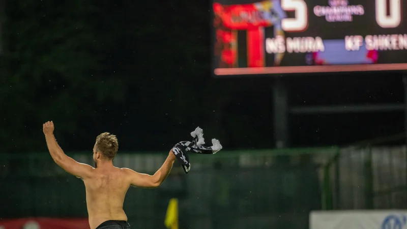 Fotografija: Ponovitev razpleta iz prve evropske tekme v sezoni resda sodi v znanstveno fantastiko, a Mura bi bila zadovoljna tudi z minimalno prednostjo pred povratno tekmo v Gradcu. FOTO: Voranc Vogel/Delo