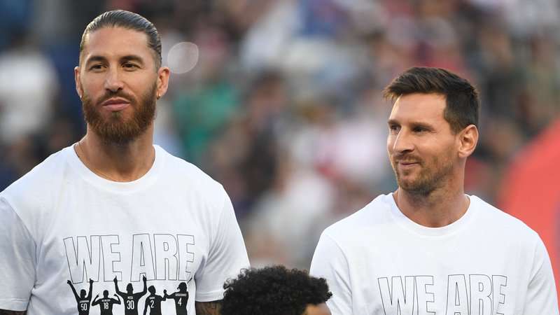 Fotografija: Lionel Messi (desno) in Sergio Ramos (levo) nista združila sil v Parizu zgolj zaradi ljubezni do nogometa. FOTO: Bertrand Guay/AFP