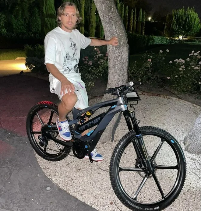 Luka Modrić se je podal na večerni &raquo;sprehod&laquo;.