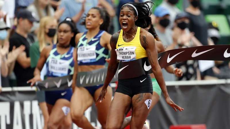 Elaine Thompson-Herah (na fotografiji desno) je navdušila z imenitnim sprintom v Eugenu. FOTO: Jonathan Ferrey/AFP