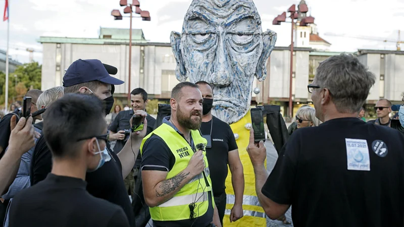 Fotografija: Urban Purgar je pogosto nadlegoval protivladne protestnike. FOTO: Blaž Samec/Delo