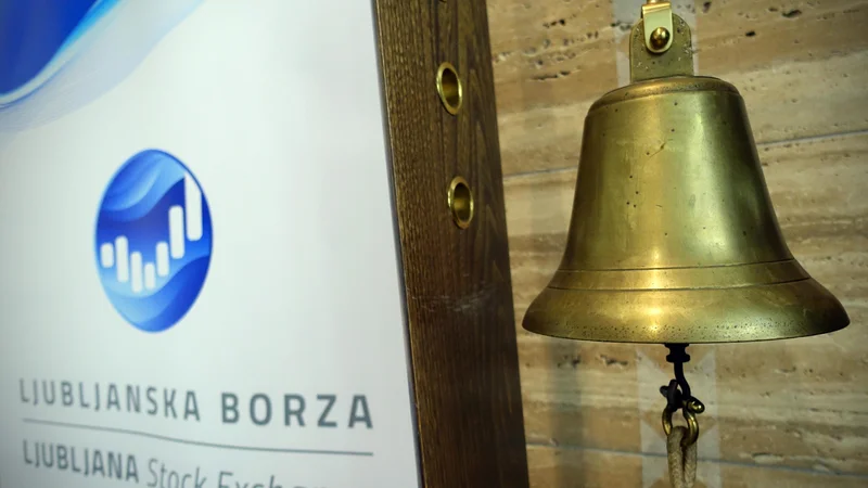 Fotografija: Poslovodstva lahko delnice kupujejo le v obdobjih, ko ne razpolagajo z občutljivimi notranjimi informacijami. Foto Jože Suhadolnik