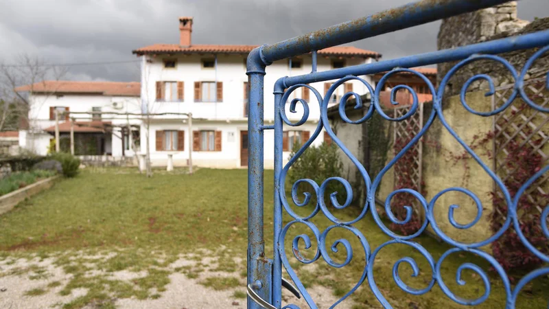 Fotografija: Največji zadržek lastnikov pri nakupu je bila velikost hiše, toda vtis je bil že pri drugem obisku drugačen, saj kraške hiše niso velike, ker so ožje. FOTO: Vid Rotar