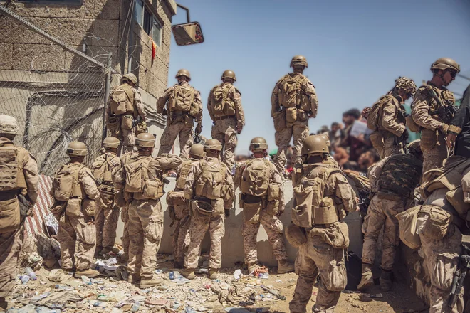 Umik ameriških vojakov z letališča v Kabulu, ki se je začel danes, bo potekal do torka. FOTO: Ameriška vojska/Reuters