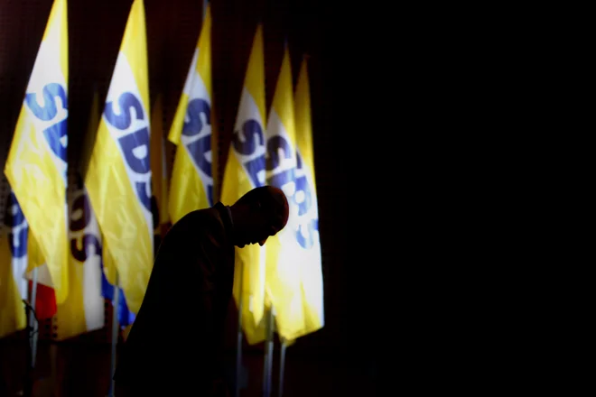 Govora o odprtih mejah in migrantskih koridorjih ne more biti v kombinaciji z delom za skupno dobro, razlagajo na SDS. FOTO: Jure Eržen/Delo