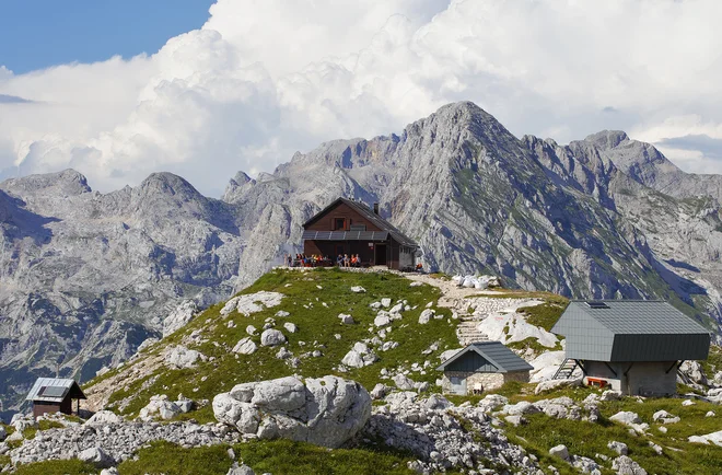 Zasavska koča na Prehodavcih. FOTO: Dan Briski