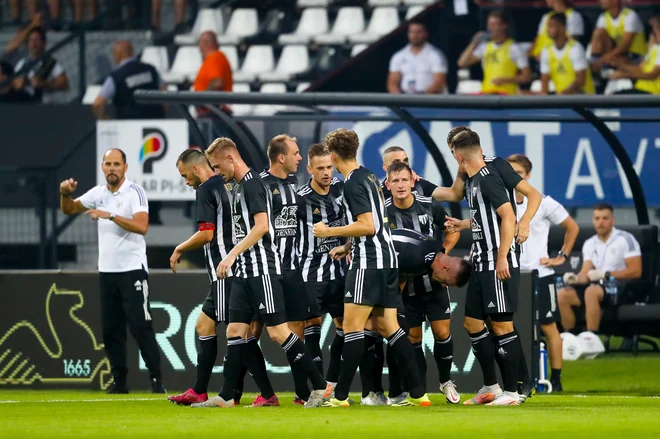 Ante Šimundža želi premagati Radomlje in nameniti prosta dneva igralcem Mure. FOTO: Voranc Vogel