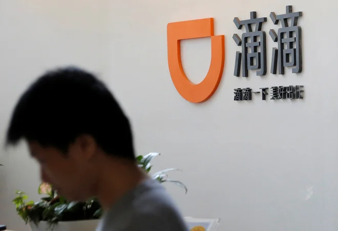 Tudi ponudnik prevozov Didi Chuxing se je zaradi suma kršitve zbiranja in uporabe osebnih podatkov znašel na muhi nadzornikov. FOTO: Reuters