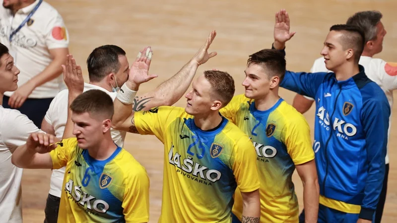 Fotografija: Celjani imajo štiri gole prednosti. FOTO: CPL