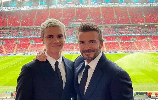 Oče in sin med ogledom tekme eura 2020 na Wembleyju, kjer sta se pomerili Anglija in Škotska. FOTO: Instagram