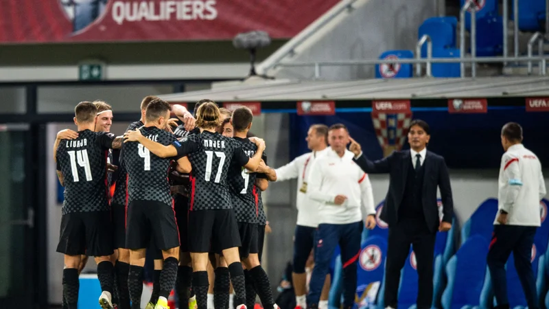 Fotografija: Kritikam navkljub hrvaška nogometna reprezentanca pod taktirko selektorja Zlatka Dalića opravlja dober posel, prenavlja se in ohranja kakovost, ki jo pelje proti Katarju 2022. FOTO: Vladimir Simicek/AFP