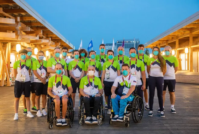 Slovenska paralimpijska reprezentanca v Tokiu na drugi dan letošnjih iger. FOTO: Vid Ponikvar/Sportida