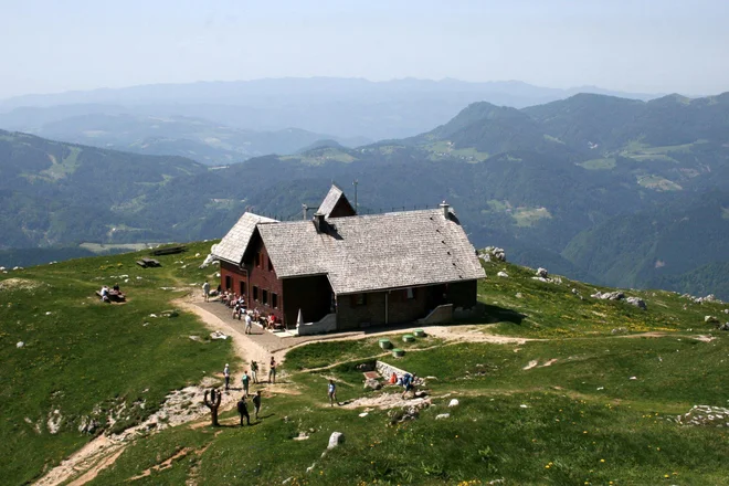 Krekova koča na Ratitovcu. FOTO: Manca Ogrin