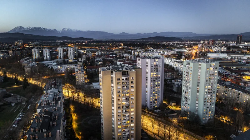 Fotografija: Dokler ne bo več novogradenj, se cene nepremičnin v Ljubljani ne bodo zniževale. FOTO: Voranc Vogel/Delo