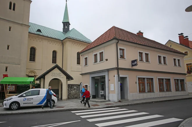 V nekaterih okoljih so zapiranje poslovalnic sprejeli z velikim nelagodjem in protesti.<br />
<br />
Foto: Tadej Regent/Delo