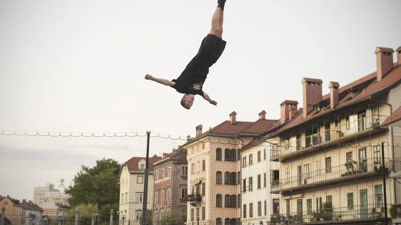 Fotografija: Letos je povprečna cena prodanega stanovanja v Ljubljani presegla mejo 3000 evrov za kvadratni meter. FOTO: Jure Eržen/Delo