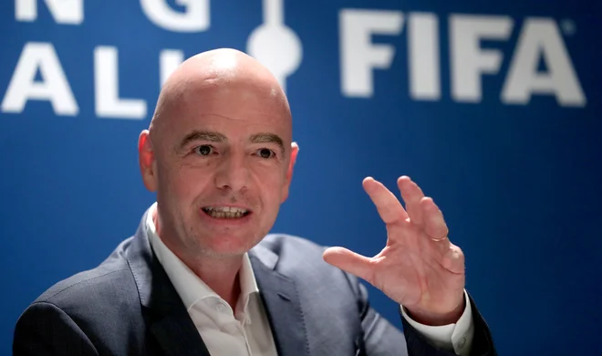 Gianni Infantino bo moral presekati gordijski vozel. FOTO: Arnd Wiegmann/Reuters