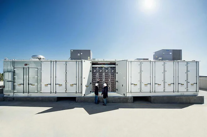 Ključna tehnologija na robu omrežja: Sistemi shranjevanja energije imajo ključno vlogo pri preoblikovanju energetskega sistema. FOTO: Siemens Slovenija