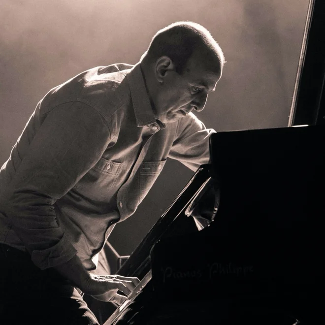 Španski pianist Agustí Fernández bo mentor na glasbeni delavnici.<br />
Foto Roberto Domínguez
