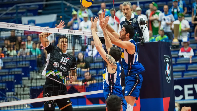 Fotografija: Klemen Čebulj proti razigranim Italijanom ni imel najboljšega dneva. FOTO: CEV