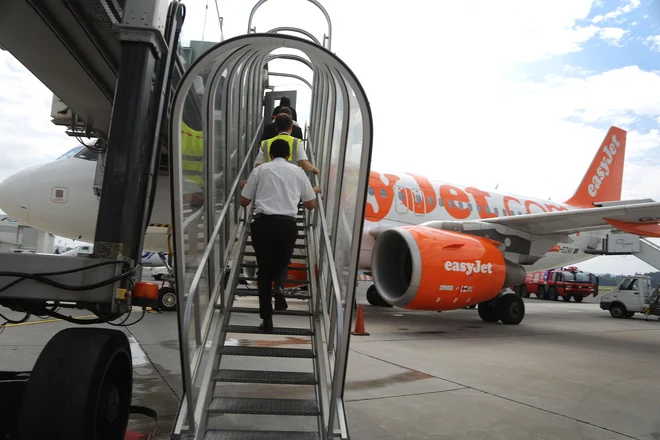 Tako Easyjet kot WizzAir povezuje tudi Ljubljano z Londonom.&nbsp; FOTO: Leon Vidic/Delo
