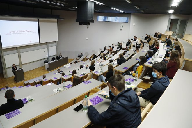 Ljubljanska univerza je ugodila pritožbam zavrnjenih bodočih študentov medicine iz držav tretjega sveta. FOTO: Leon Vidic/Delo