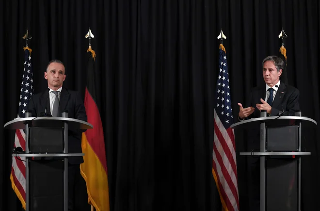 Zunanja ministra ZDA in Nemčije, Antony Blinken in Heiko Maas, sta včeraj razpravljala o sodelovanju s talibsko vlado v Afganistanu. FOTO: Olivier Douliery/Reuters