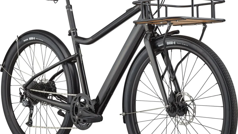 Fotografija: Mestno električno kolo Treadwell Neo EQ vabi poglede. FOTO: Arhiv proizvajalca/Cannondale
